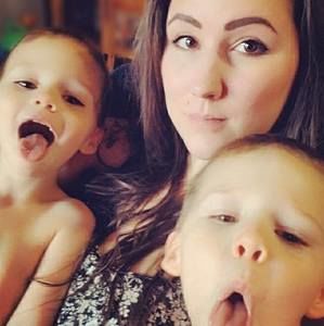 Meet your Posher, Kara